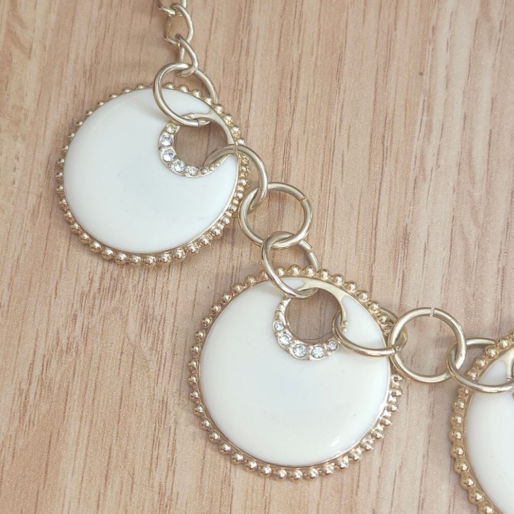 Avon White Enamel Disc Bib Statement Necklace Gold Tone Rhinestone Adjustable - Picture 7 of 8